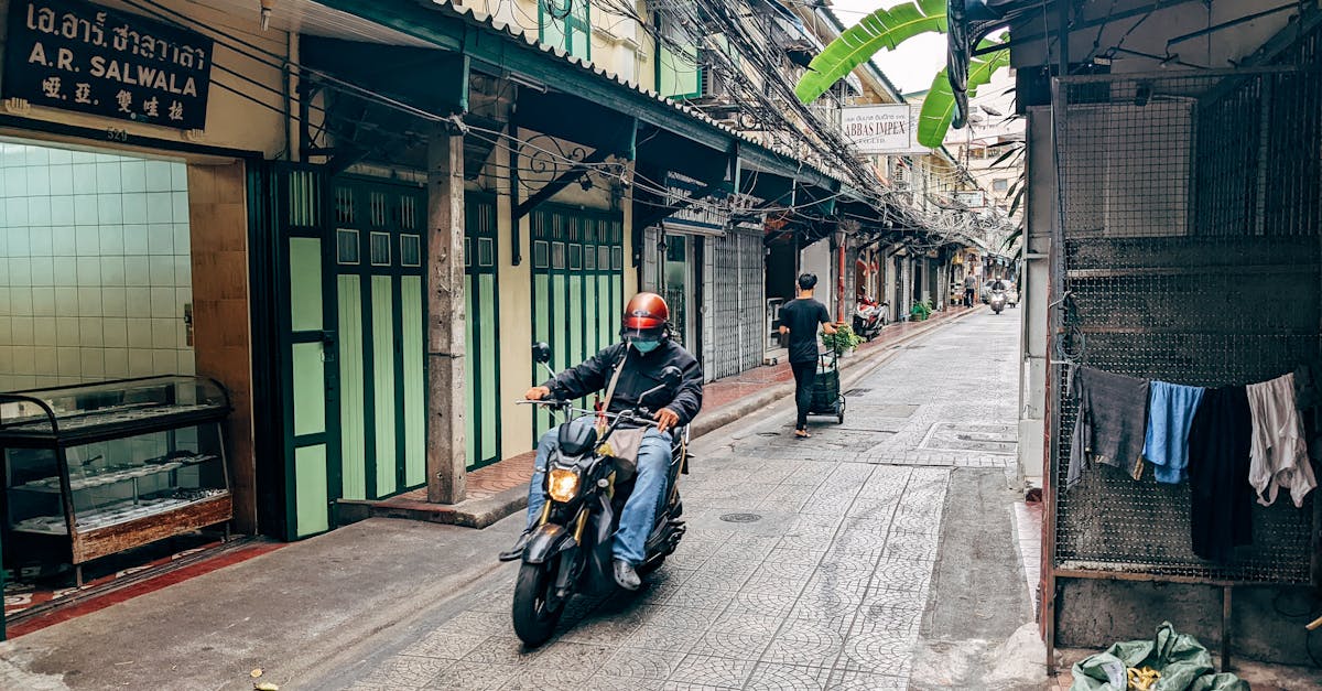 découvrez notre assurance scooter adaptée à vos besoins ! protégez votre véhicule deux-roues avec des garanties flexibles, une couverture complète et des tarifs compétitifs. roulez en toute sérénité avec notre service client dédié et des solutions adaptées.