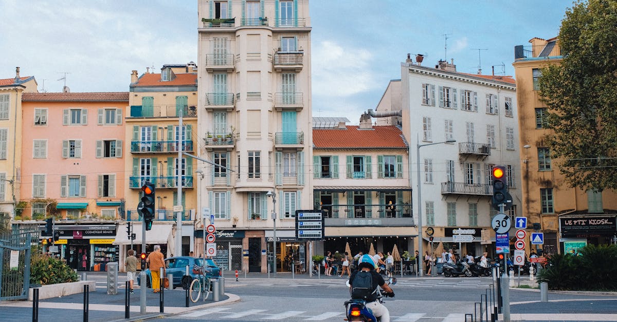 découvrez notre assurance moto complète qui vous protège sur la route. profitez de garanties adaptées à vos besoins, d'une assistance 24/7 et de tarifs compétitifs pour rouler en toute sérénité.
