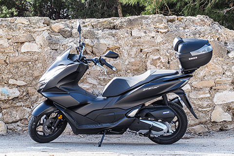 découvrez nos offres d'assurance scooter à rennes, adaptées à tous vos besoins. profitez de tarifs compétitifs et d'une couverture complète pour rouler en toute sérénité dans la capitale bretonne.