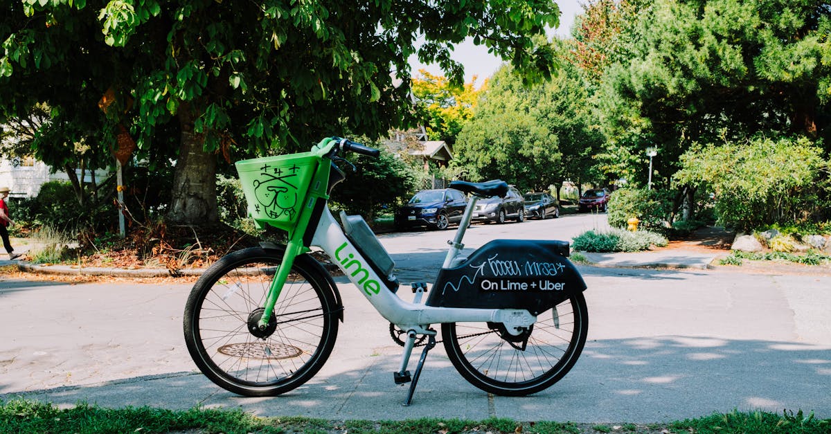 protégez-vous et votre scooter avec une assurance adaptée. découvrez nos offres d'assurance scooter qui garantissent une couverture complète en cas d'accident, de vol ou de dommages. roulez en toute sérénité grâce à des solutions personnalisées à votre budget.