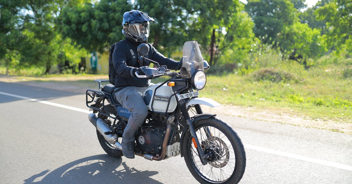 découvrez notre comparateur d'assurances moto pour trouver la meilleure couverture au meilleur prix. comparez les offres des assureurs et protégez votre moto tout en réalisant des économies.