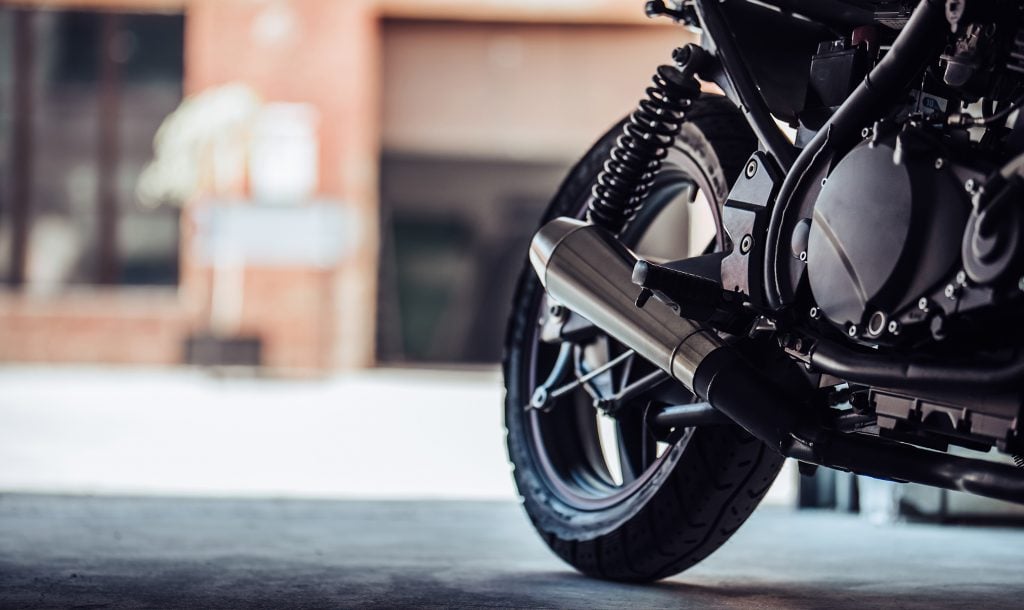découvrez comment choisir le contrat d'assurance moto qui convient le mieux à vos besoins. comparez les options, les garanties et les tarifs pour garantir votre sécurité sur la route.