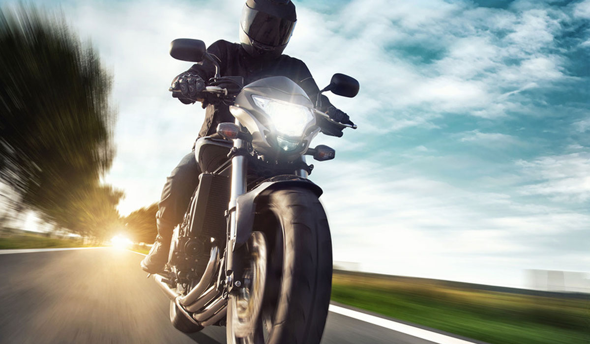 découvrez nos offres d'assurance moto adaptées à tous les types de conducteurs. protégez votre deux-roues avec des garanties complètes, un service client réactif et des tarifs competitifs. choisissez la tranquillité d'esprit sur la route.