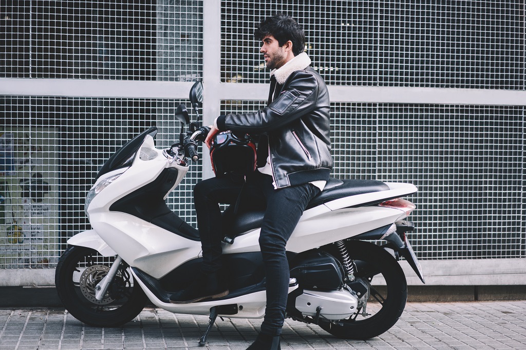 découvrez nos offres d'assurance moto 125 cc pas cher, adaptées à vos besoins et à votre budget. profitez d'une couverture complète pour votre moto à un prix compétitif, tout en bénéficiant d'un service client de qualité. obtenez un devis gratuit dès maintenant et roulez en toute sérénité!