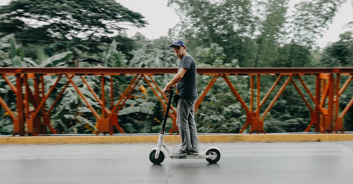 découvrez notre vaste sélection de scooters pour tous vos déplacements urbains. profitez de performances optimales, d'un design moderne et d'une conduite confortable. roulez en toute liberté et explorez la ville avec style grâce à nos modèles variés adaptés à vos besoins.