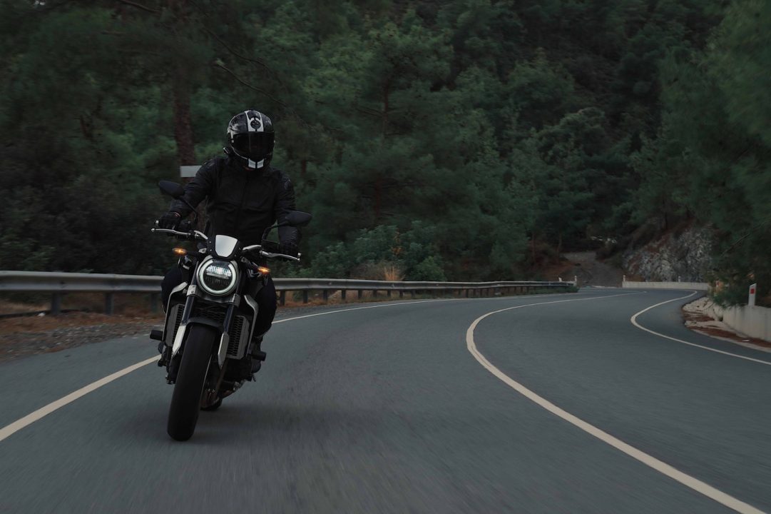 découvrez comment contacter axa pour vos besoins en assurance moto. profitez de conseils personnalisés, d'informations sur les offres et d'une assistance rapide pour protéger votre véhicule avec les experts d'axa.