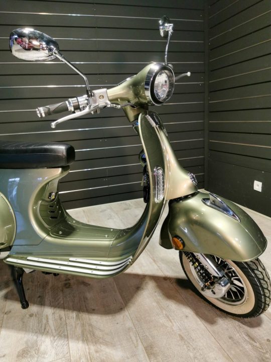 découvrez notre sélection de scooters d'occasion pas chers, offrant qualité et performance à prix réduit. parcourez notre catalogue et trouvez le scooter idéal pour vos trajets urbains sans vous ruiner !