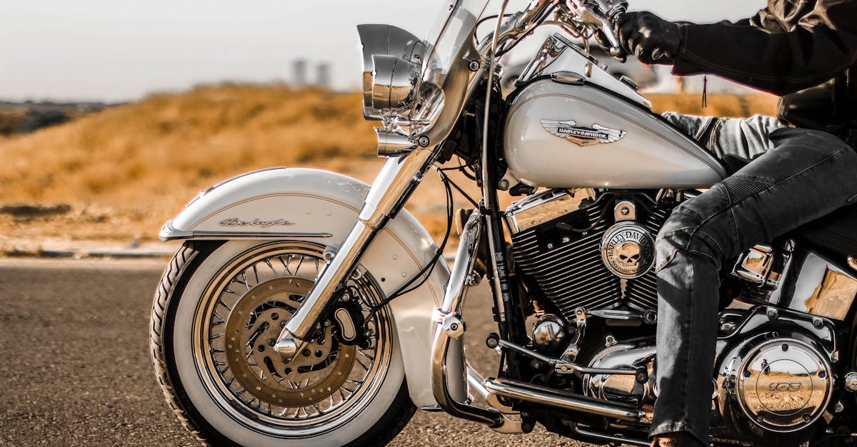découvrez notre assurance moto adaptée à vos besoins. protégez votre deux-roues avec des garanties complètes et un service client dédié, tout en bénéficiant de tarifs compétitifs. évitez les tracas et circulez en toute sérénité sur la route !
