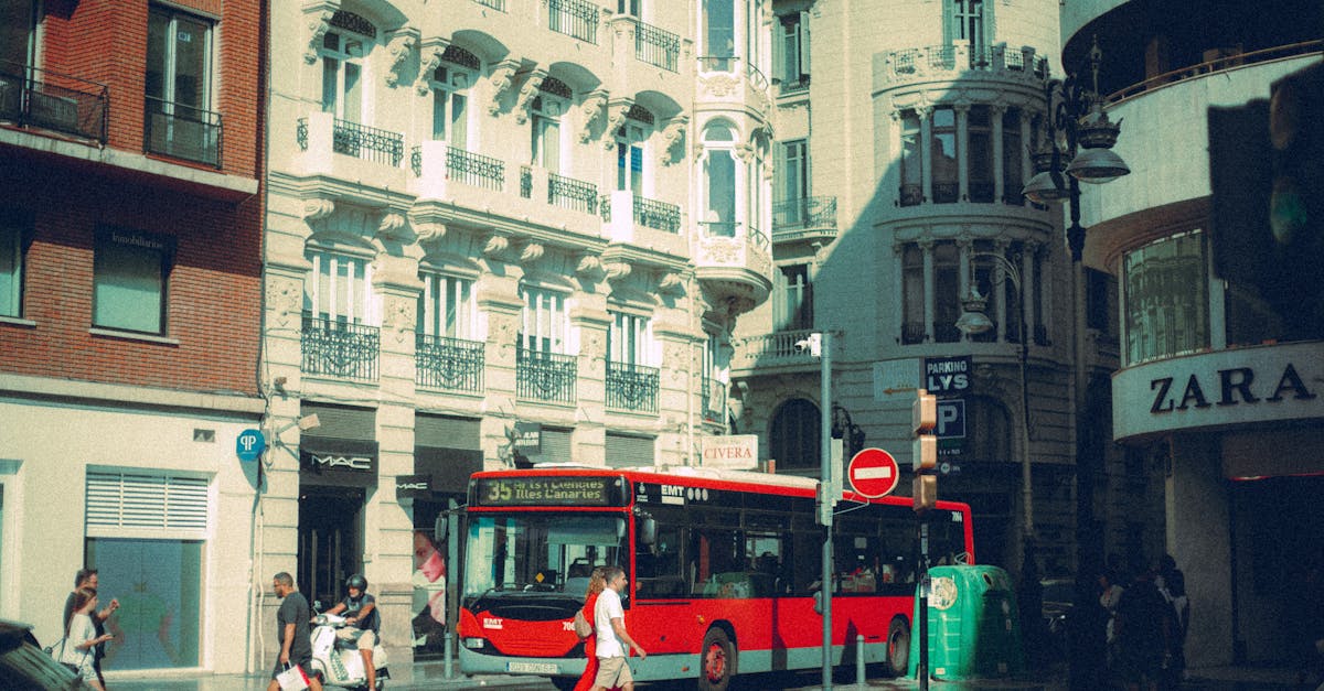 découvrez notre assurance scooter adaptée à vos besoins. protégez votre scooter avec une couverture complète, des tarifs compétitifs et un service client réactif. circuler en toute sérénité, c'est possible avec notre solution d'assurance !