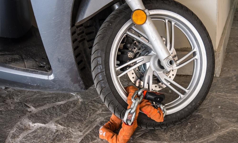découvrez nos conseils pratiques pour récupérer votre scooter volé. apprenez les étapes essentielles à suivre, les démarches à entreprendre auprès des autorités et les astuces pour maximiser vos chances de retrouver votre véhicule rapidement.