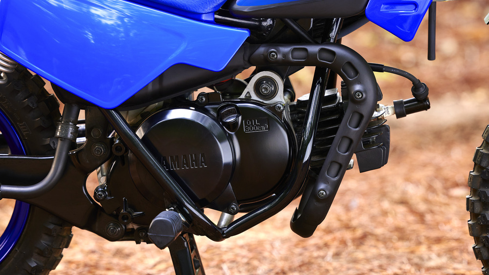 découvrez la moto 50 cm3 yamaha, un modèle compact et puissant idéal pour les jeunes conducteurs et les citadins. alliant performance, style et facilité de conduite, elle est parfaite pour naviguer en toute sérénité en ville.