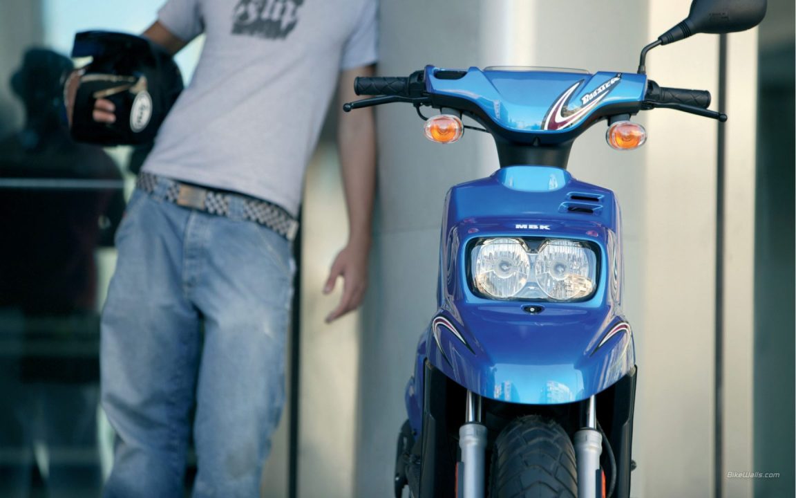 découvrez le mbk spirit, un scooter alliant performances et caractéristiques techniques de pointe. idéal pour la ville, il offre une maniabilité exceptionnelle et un style moderne, tout en garantissant confort et efficacité. plongez dans l'univers du mbk spirit et choisissez votre compagnon de route!